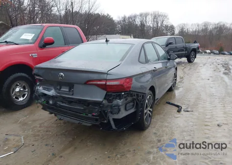 2024 Volkswagen Jetta 1.5T Sport z USA, uszkodzony, nr VIN 3VWBM7BU3RM039467